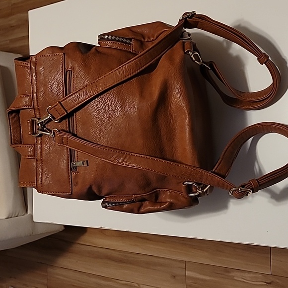 Lovely convertible backpack in brown-chestnut color vegan leather - Picture 7 of 14